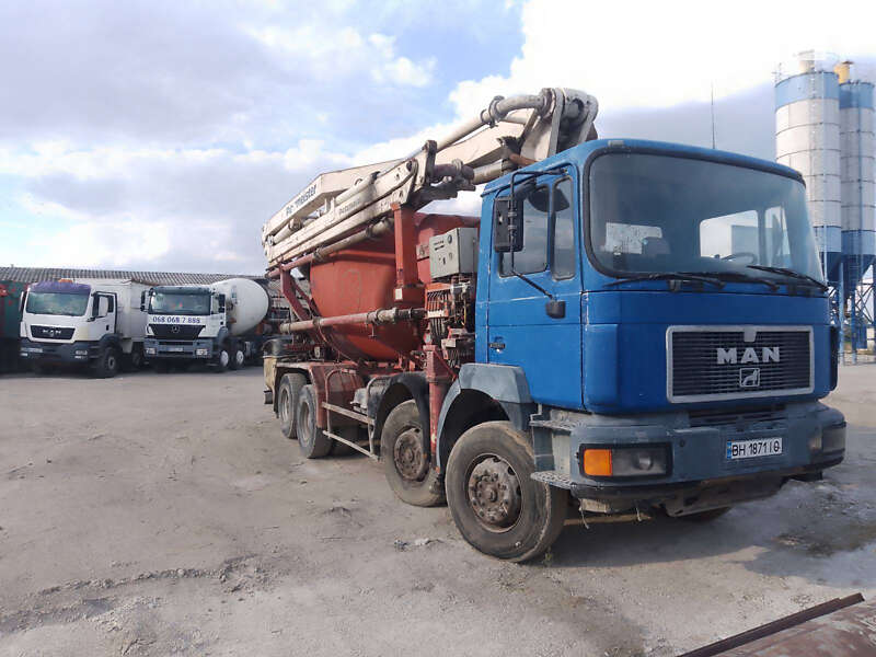 Бетононасос MAN 26.372 2000 в 