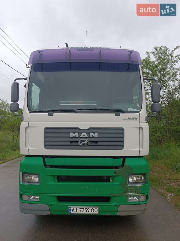 Контейнеровоз MAN 26.390 2005 в 