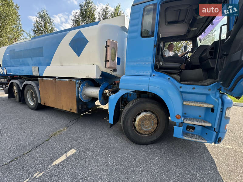 Бензовоз MAN 26.400 2006 в Києві