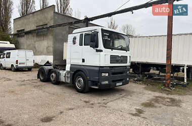 Тягач MAN 26.410 2001 в 