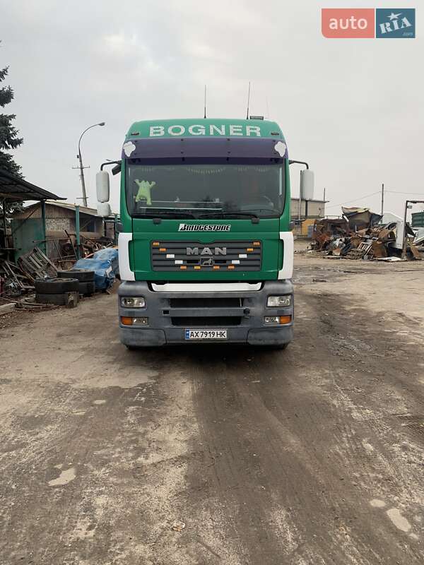 Зерновоз MAN 26.410 2002 в 