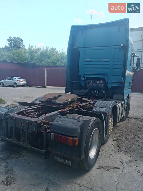 Тягач MAN 26.413 2002 в Києві