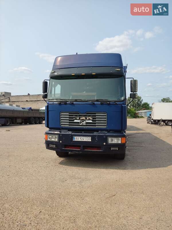 Зерновоз MAN 26.414 2000 в 