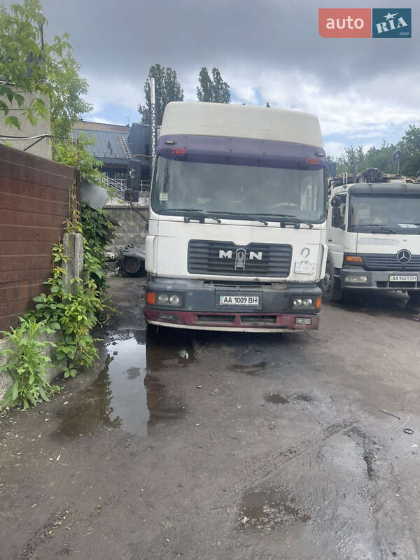 Мультиліфт MAN 26.414 2000 в 