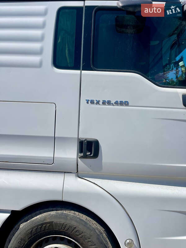 Тягач MAN 26.480 2011 в Умані