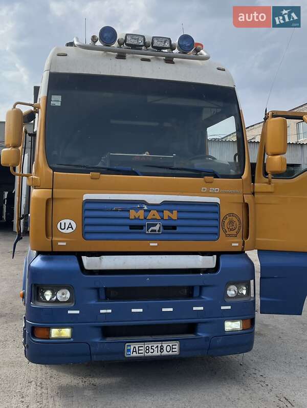 Тягач MAN 26.530 2004 в 