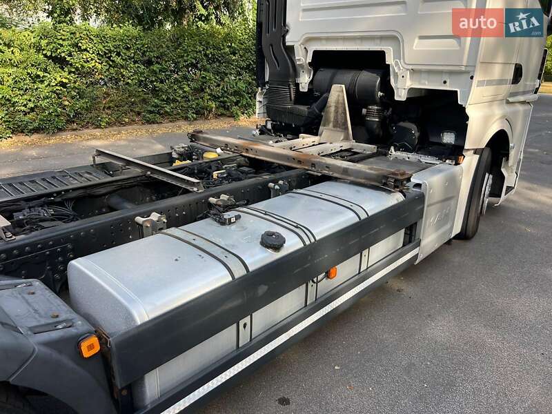 Контейнеровоз MAN 26 2021 в Черновцах