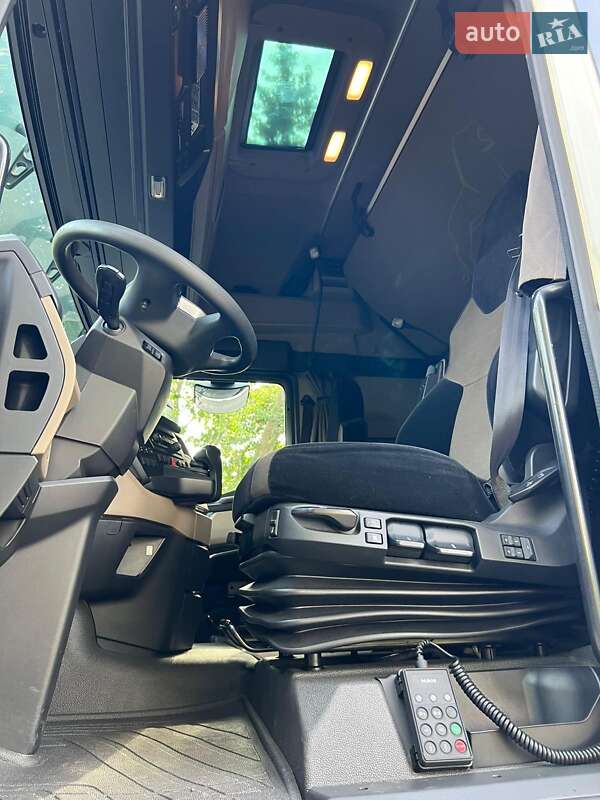 Контейнеровоз MAN 26 2021 в Черновцах