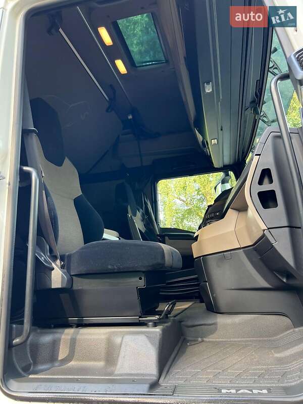 Контейнеровоз MAN 26 2021 в Черновцах