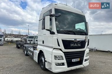 Контейнеровоз MAN 26 2020 в Черновцах