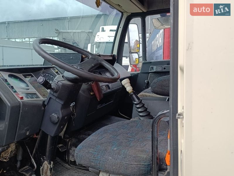 Вантажний фургон MAN 8.163 2000 в Кам'янець-Подільському