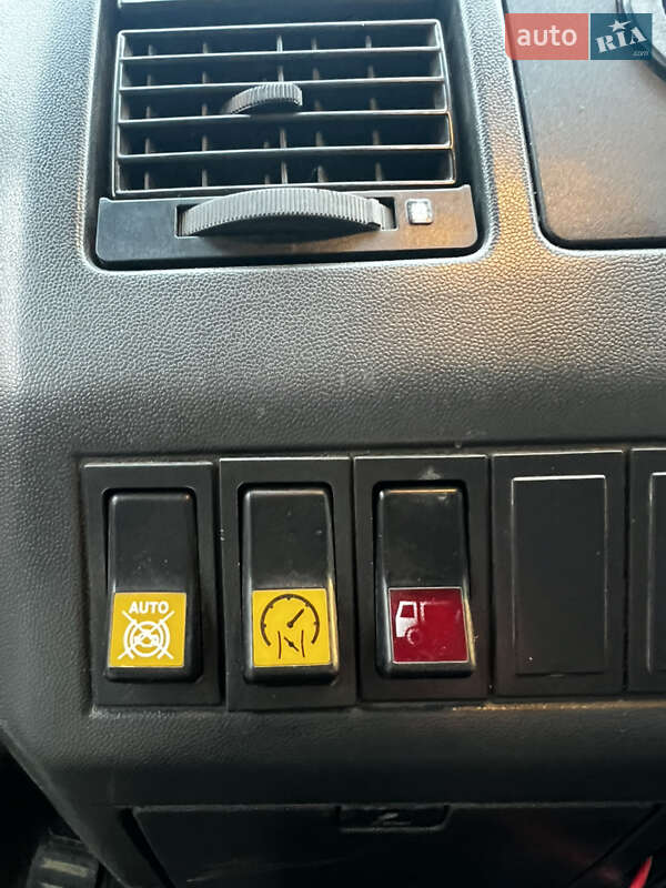 Тентованый MAN 8.180 2004 в Черновцах