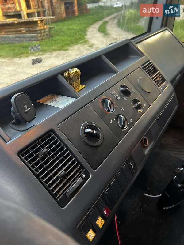 Тентованый MAN 8.180 2004 в Черновцах