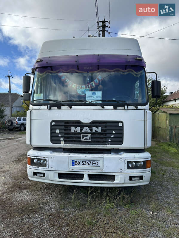Тягач MAN F 2000 2001 в Волочиске