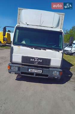 Вантажний фургон MAN L 2000 1999 в 
