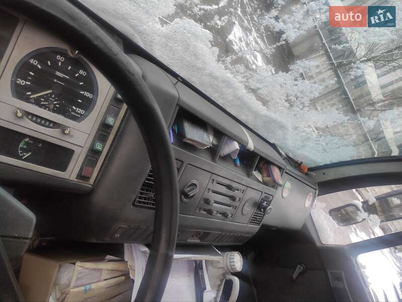 Грузовой фургон MAN L 2000 1999 в Львове