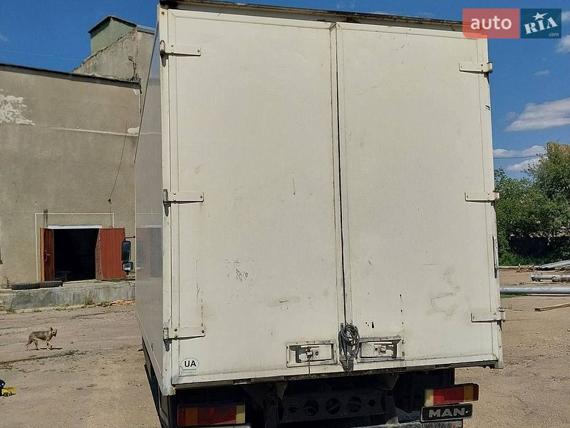 Вантажний фургон MAN L 2000 2004 в Малій Висці