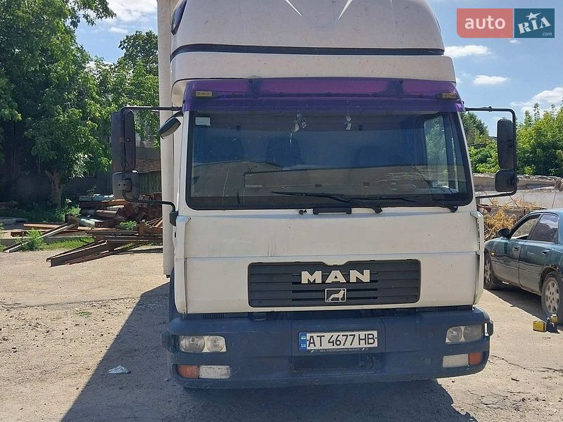 Вантажний фургон MAN L 2000 2004 в Малій Висці