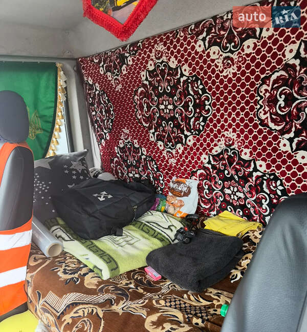 Грузовой фургон MAN LE 12.220 2004 в Ровно