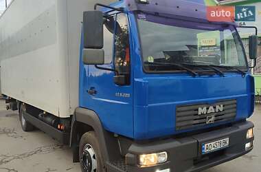 Грузовой фургон MAN LE 220 2004 в Тячеве