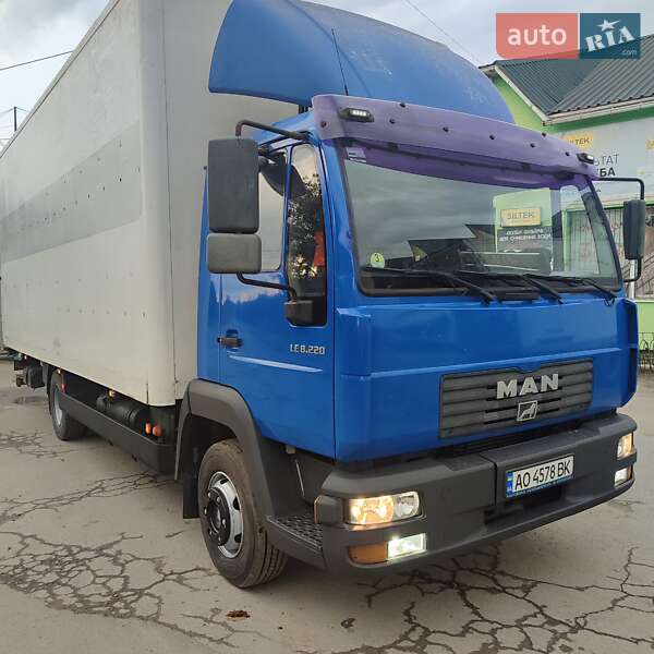 Грузовой фургон MAN LE 220 2004 в 