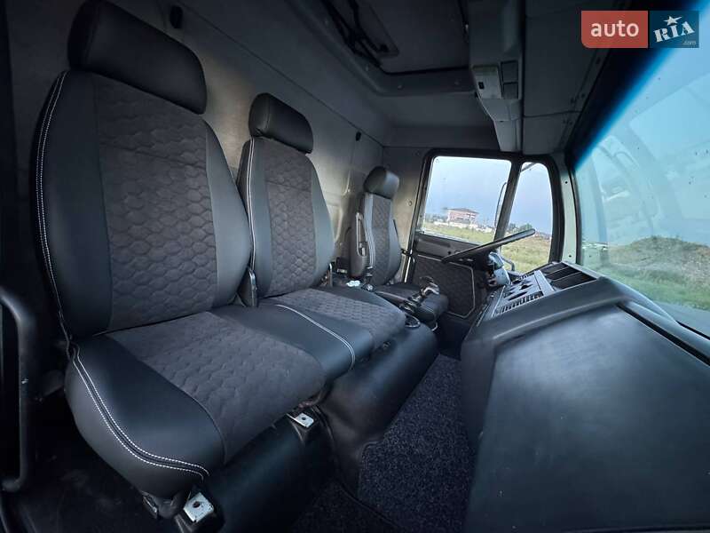 Евакуатор MAN LE 8.180 2005 в Чернівцях