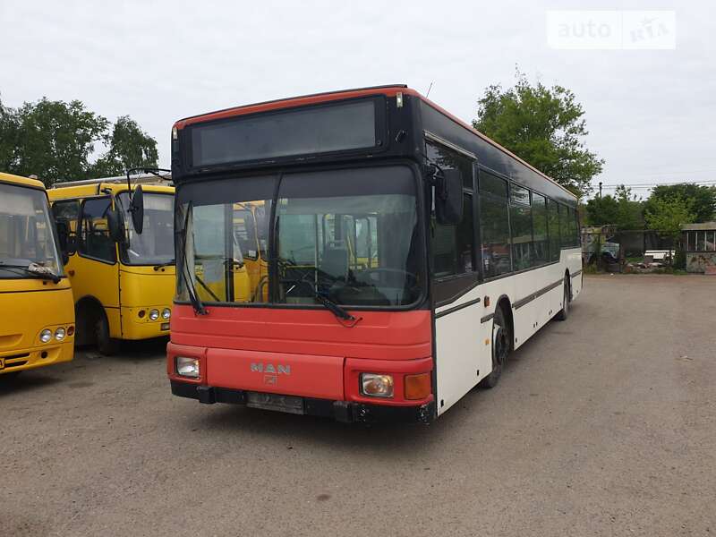 Городской автобус MAN NL 222F 1997 в Черновцах