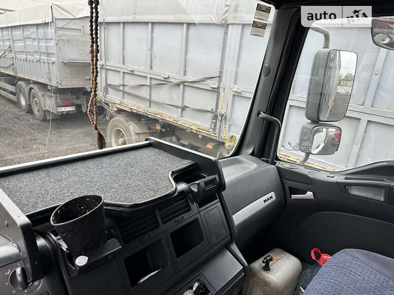 Контейнеровоз MAN TGA 2004 в Гайвороне фото 7 Контейнеровоз MAN TGA 2004 в Гайвороне