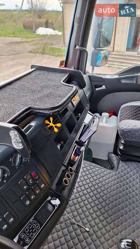 Зерновоз MAN TGA 2004 в Новгородці