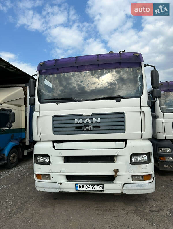 Контейнеровоз MAN TGA 2002 в 
