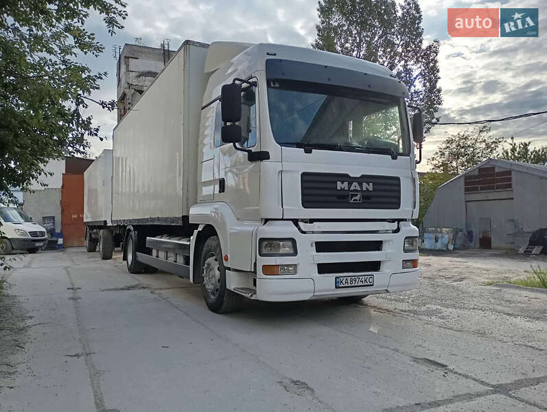 Вантажний фургон MAN TGA 2001 в 