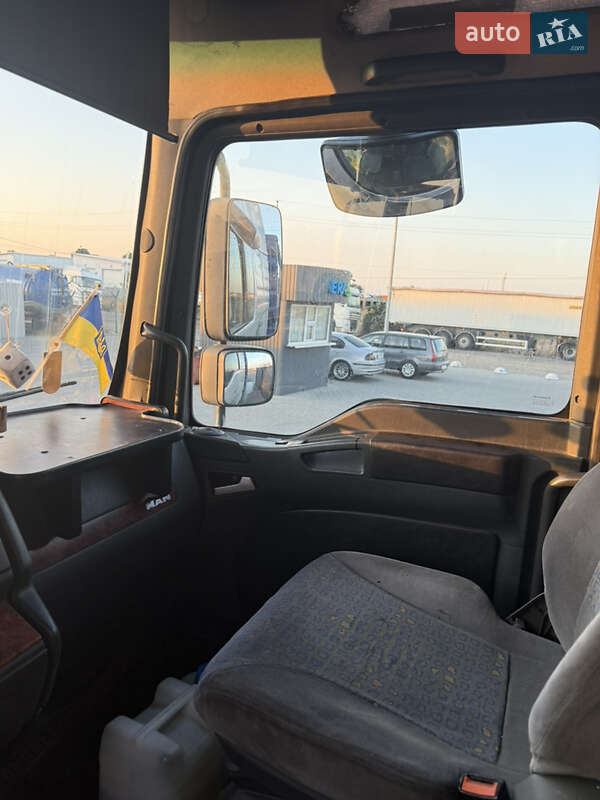 Тягач MAN TGA 2005 в Саврани