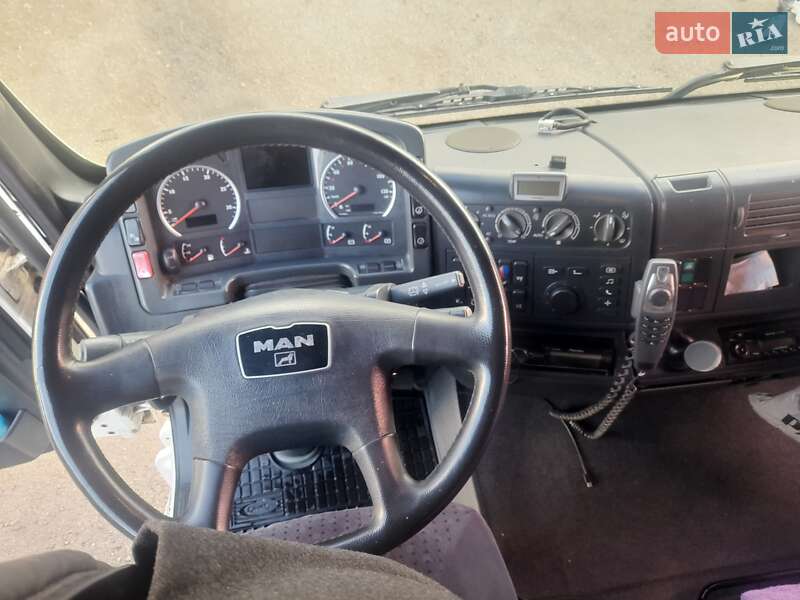 Контейнеровоз MAN TGA 2005 в Магдалинівці