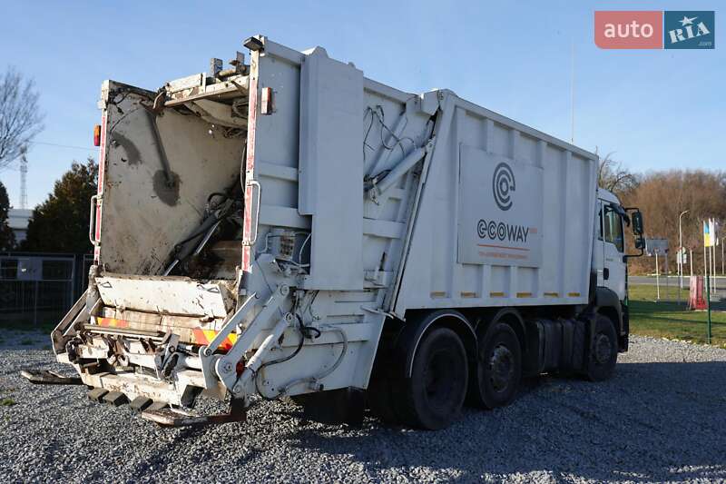 Мусоровоз MAN TGA 2008 в Львове