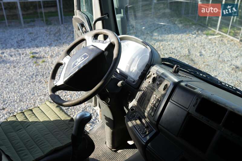 Мусоровоз MAN TGA 2008 в Львове