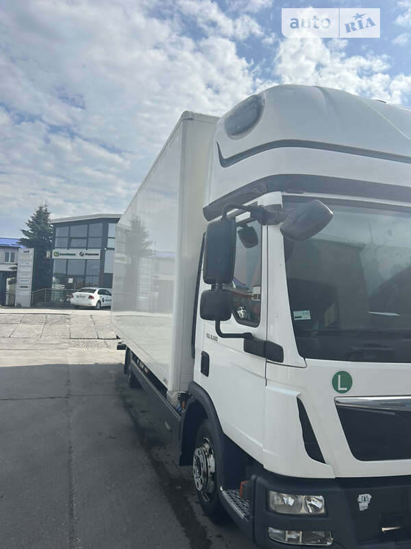 Вантажний фургон MAN TGL 2015 в Львові
