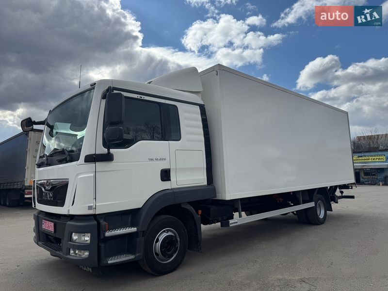 Грузовой фургон MAN TGL 2020 в Ровно
