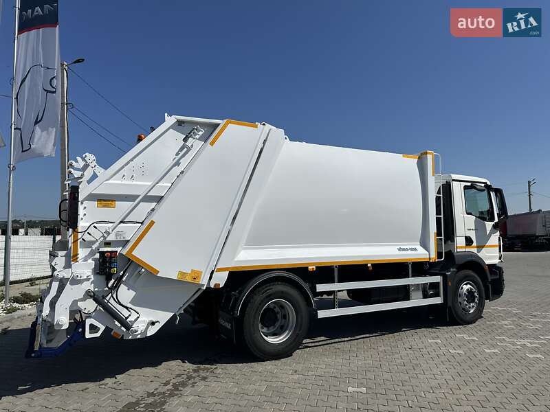 Мусоровоз MAN TGM 2025 в Черновцах