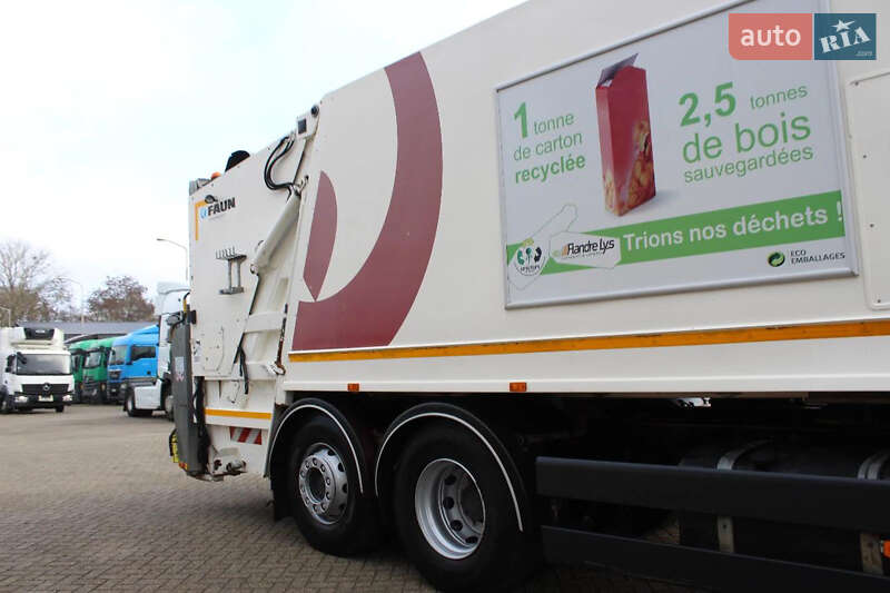 Мусоровоз MAN TGS 2011 в Луцке