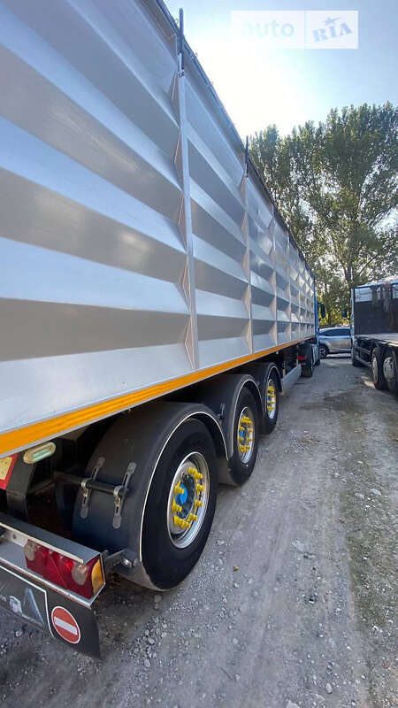 Зерновоз MAN TGX 2009 в Дніпрі