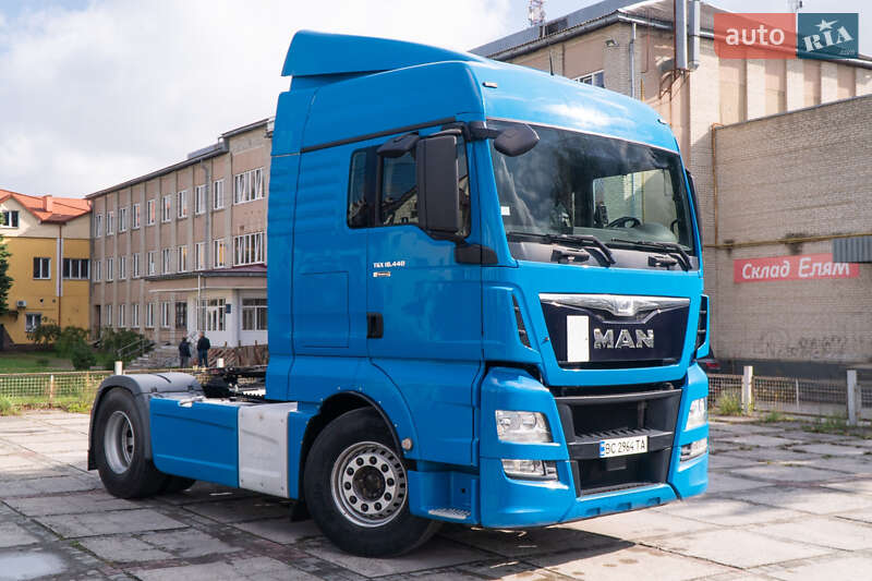 Тягач MAN TGX 2016 в 