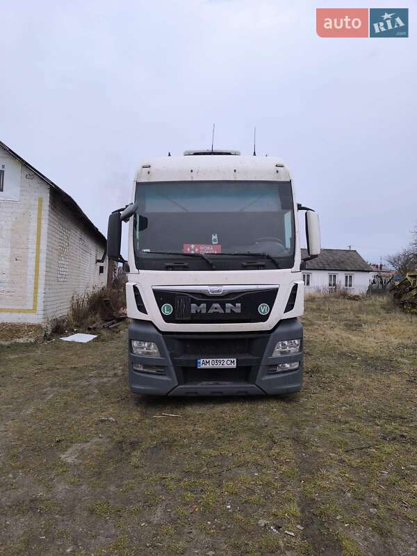 Контейнеровоз MAN TGX 2016 в 
