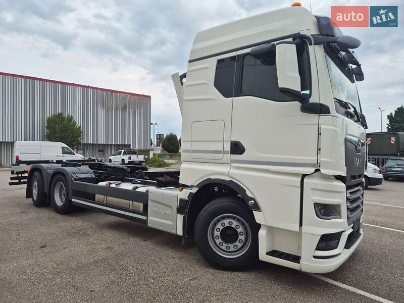 Контейнеровоз MAN TGX 2025 в Чернівцях