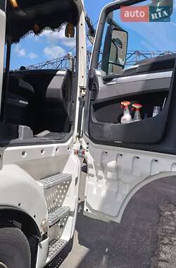 Тягач MAN TGX 2015 в 