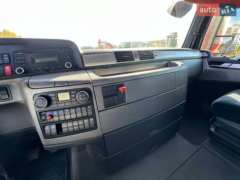Контейнеровоз MAN TGX 2009 в Києві