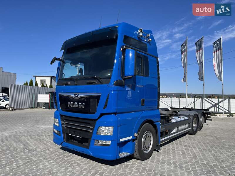 Контейнеровоз MAN TGX 2020 в 