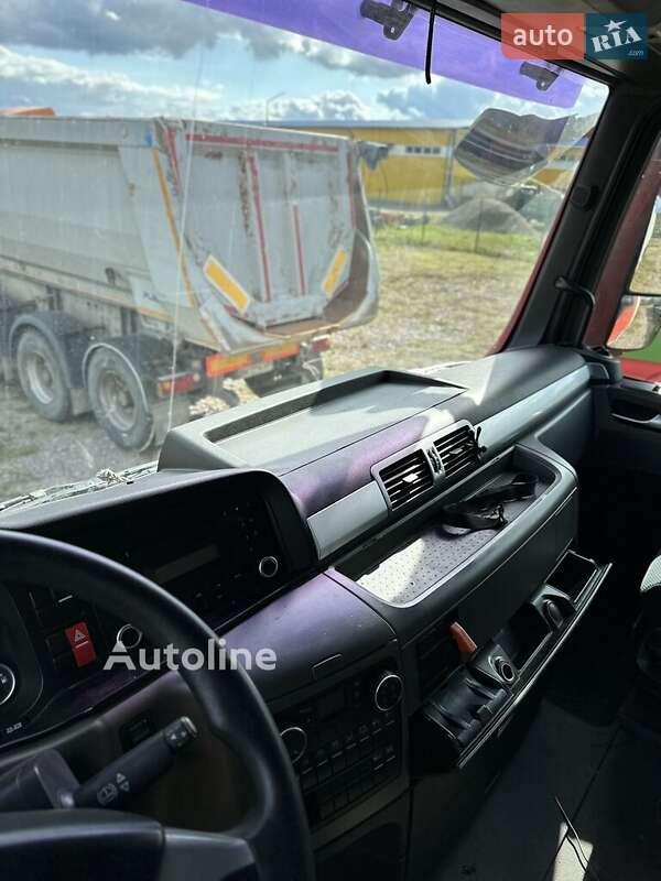 Контейнеровоз MAN TGX 2009 в Києві