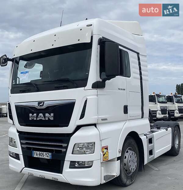 Тягач MAN TGX 2018 в Красном фото Тягач MAN TGX 2018 в Красном