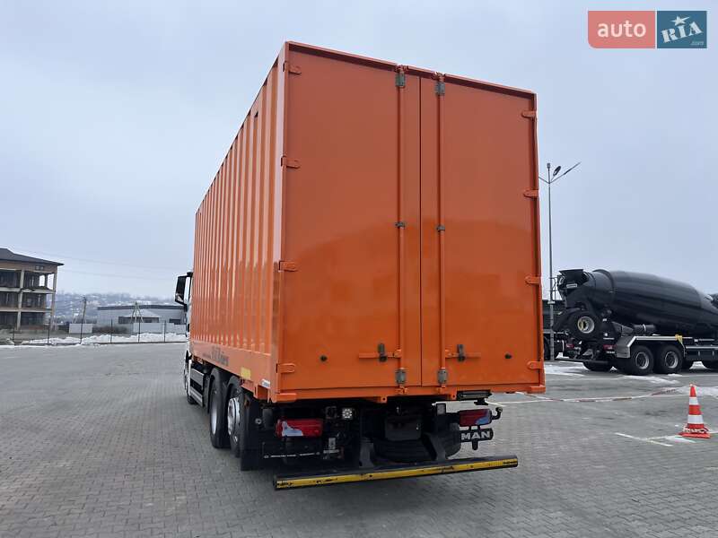 Контейнеровоз MAN TGX 2021 в Черновцах
