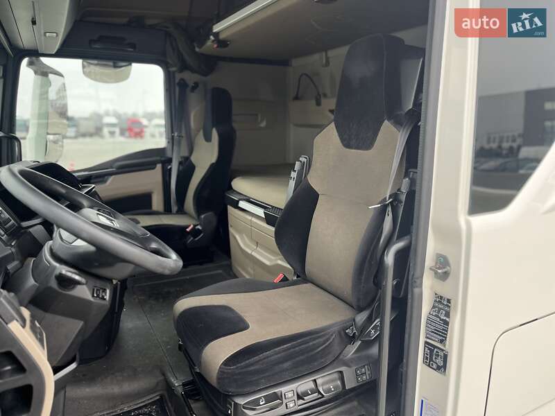 Контейнеровоз MAN TGX 2021 в Черновцах